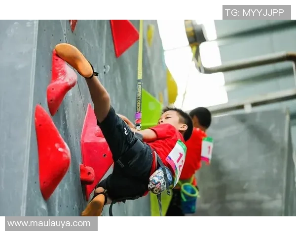 城市马拉松特别报道成都攀岩队勇攀高峰的奋斗历程与心路历程