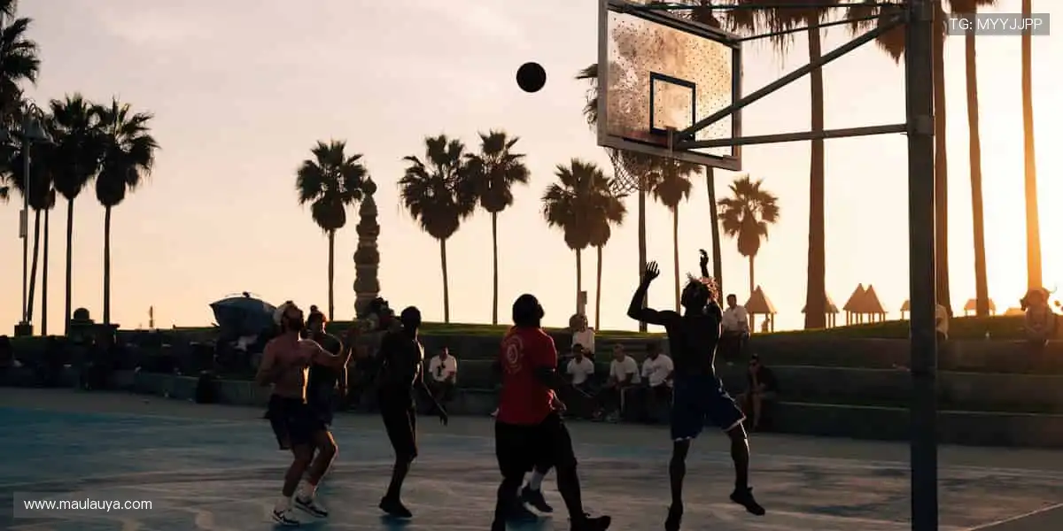 实时数据,专业解说,用科技拉近你与赛场的距离📊🎙️